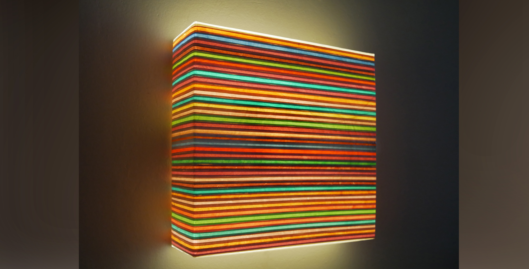 Riley 02 - Farbe auf Papier, 53 x 53 x 16 cm I 2019
